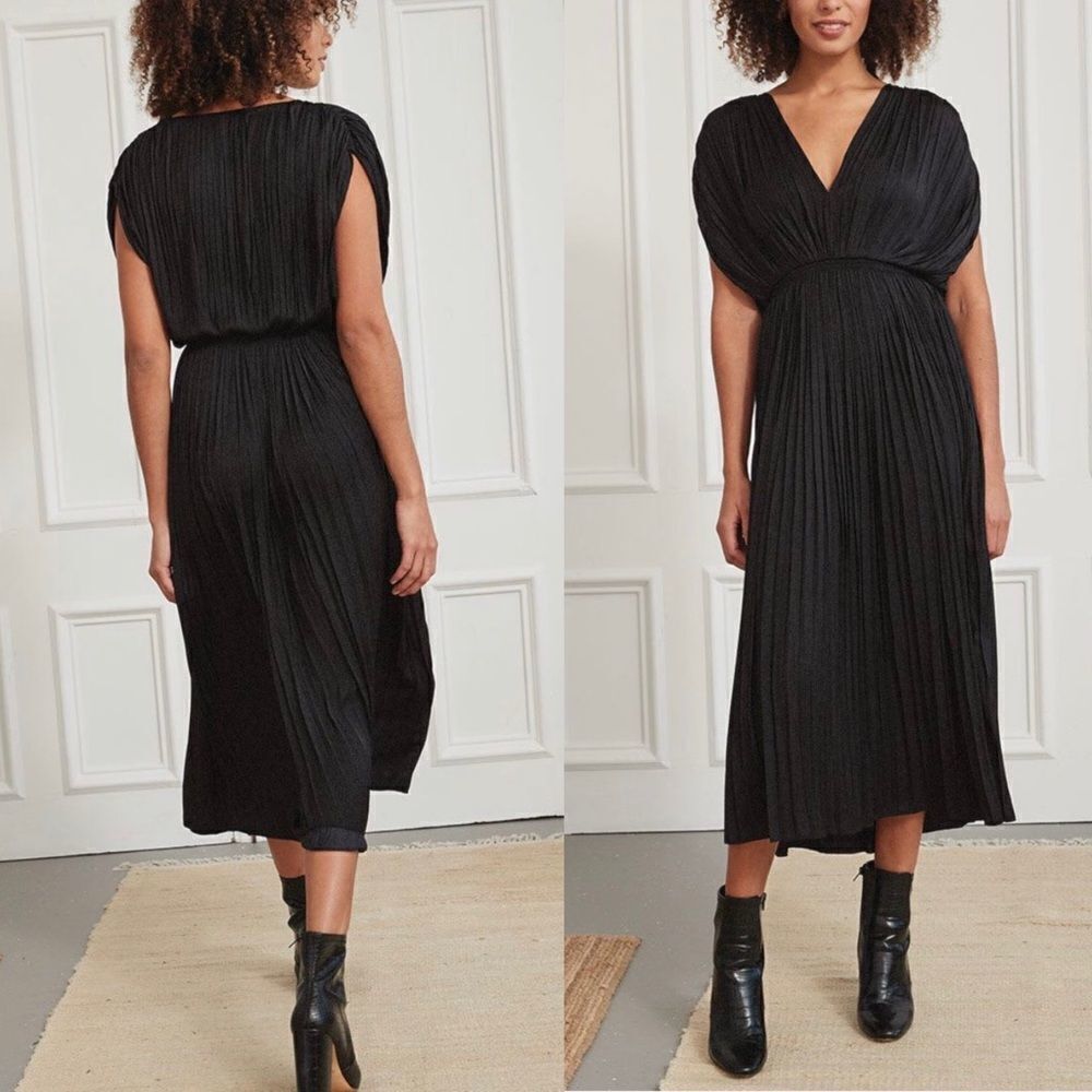 RW&CO Black Satin V-Neck Sleeveless Pleated Midi Dress XS